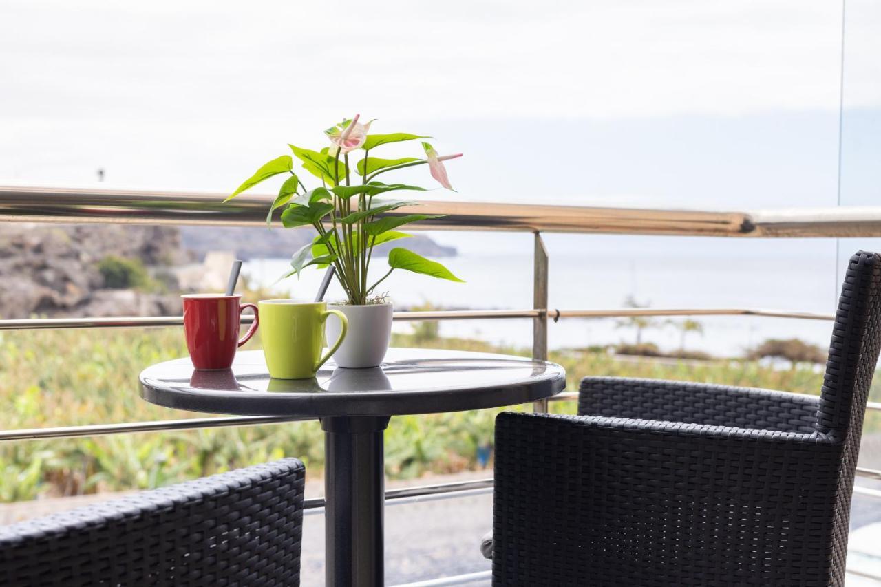 Playa San Juan with sea view Apartment Bagian luar foto